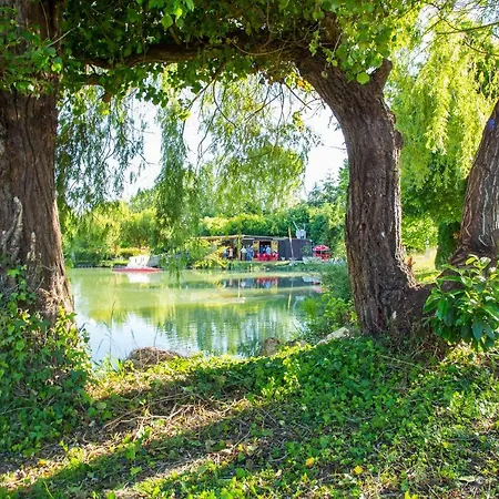 Paradise Challets And Camping Campsite Sarrecave